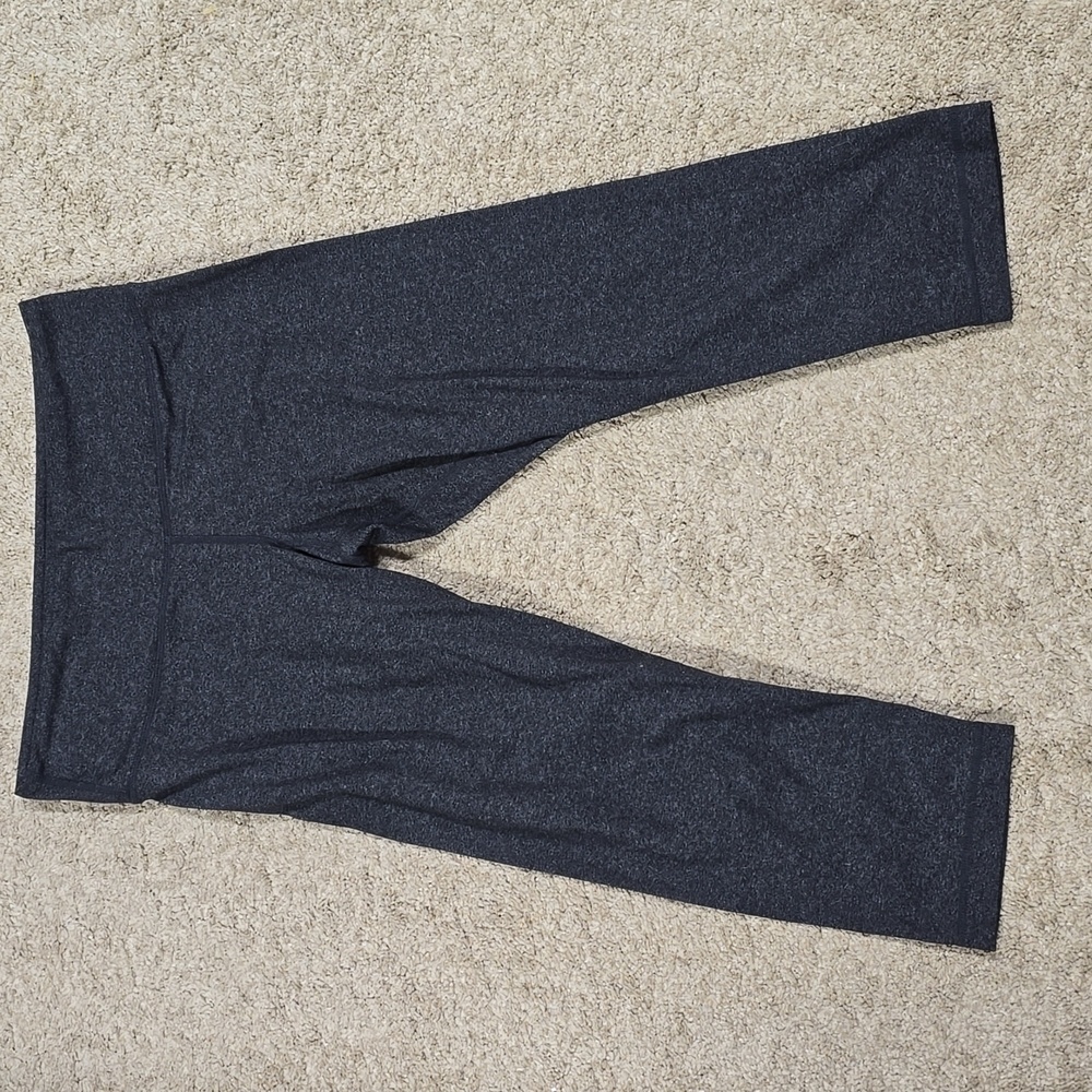 Lululemon Grey Crop Leggings Size 8 - Picture 5 of 6